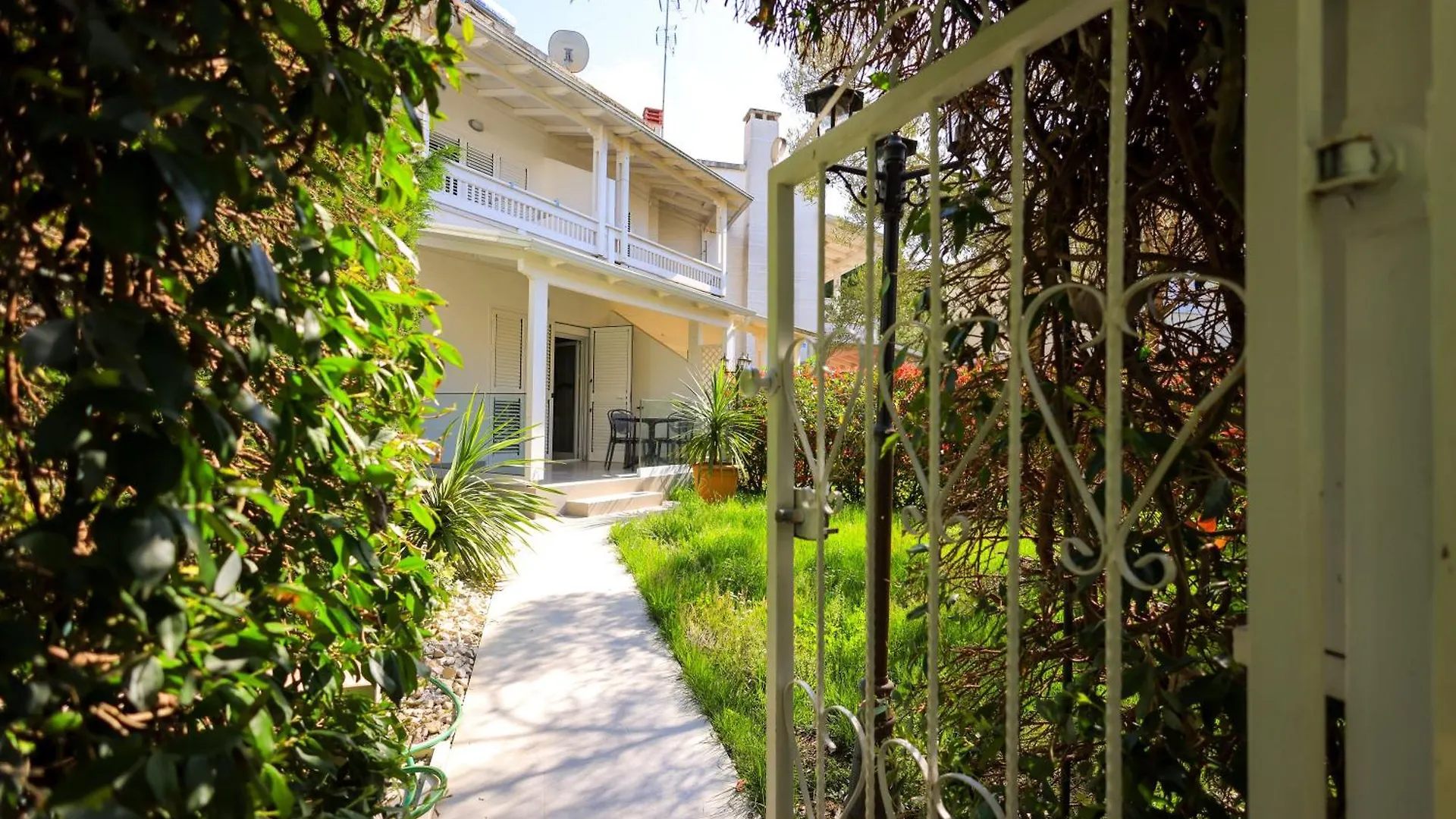 Grandstay Villa Perla Resort Durres Albania